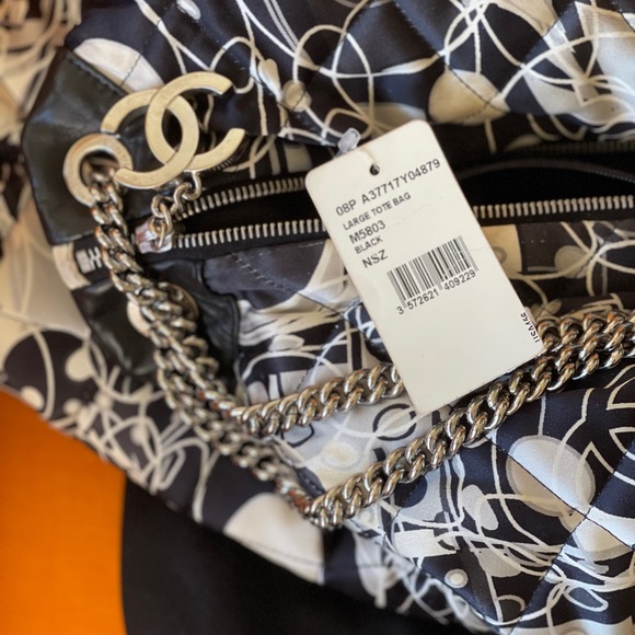 CHANEL ICONIC LOGO BAG💝HP - Picture 2 of 6